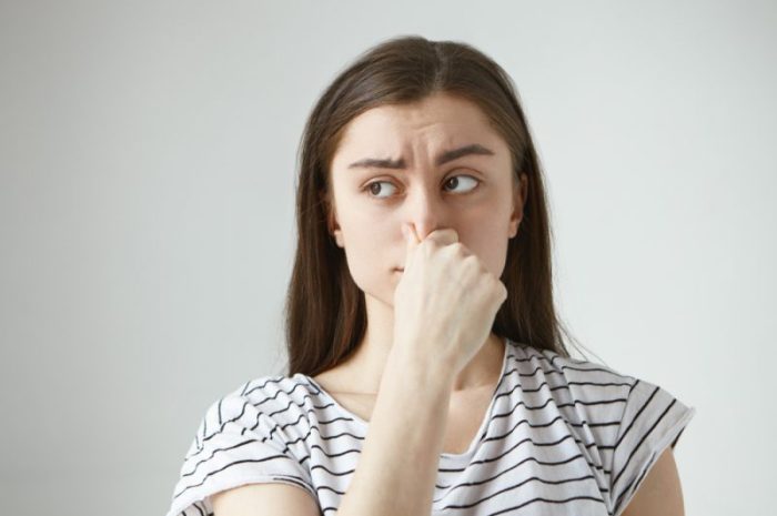 Jak usunąć zapach stęchlizny? 10 sprawdzonych sposobów