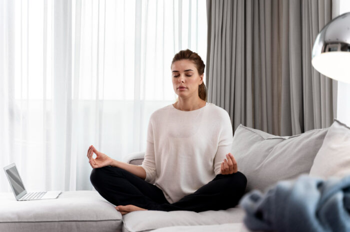 Kącik do medytacji w domu: jak stworzyć miejsce wyciszenia i relaksu?