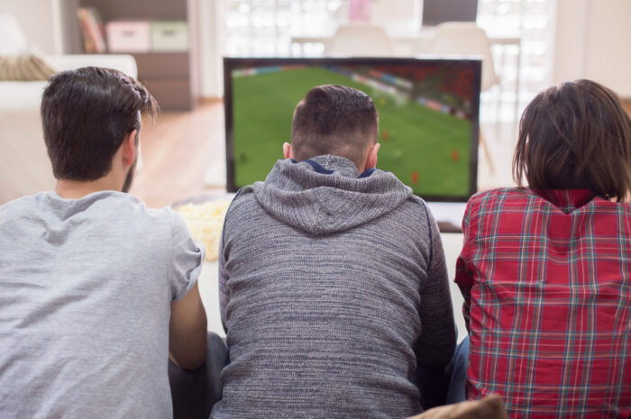 Jak wybrać dobry telewizor do oglądania sportu? Co musi mieć?