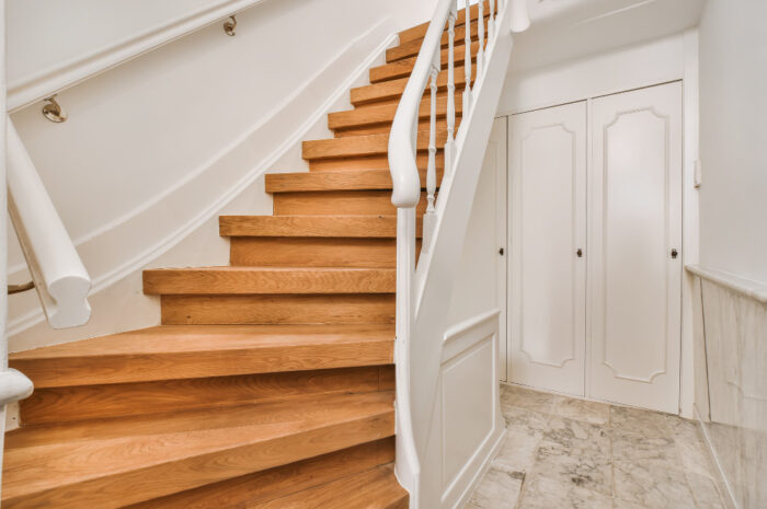 Jak wybrać gotowe schody drewniane do Twojego domu?